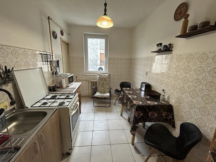 Apartament cu 4 camere decomandat în Ultracentral