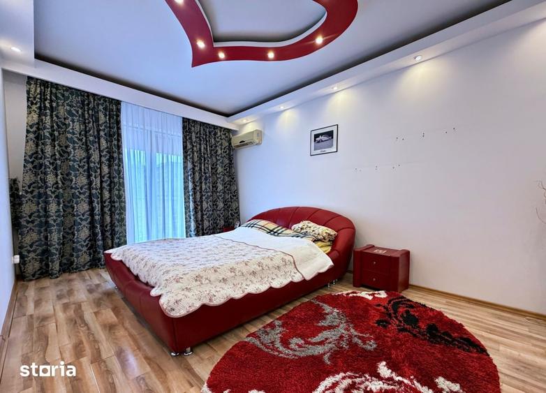 Casă cu 8 camere cu Teren 471 Mp în Centrul Civic