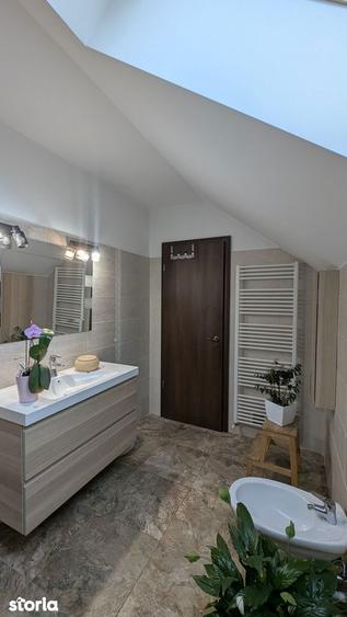Casă cu 5 camere cu Teren 1500 Mp în Central