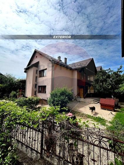 Casă individuală cu 6 camere cu Teren 423 Mp în Valea Roșie