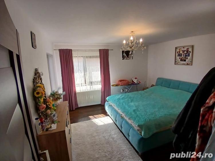Casă cu 4 camere cu Teren 250 Mp în Central