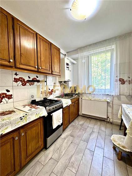 Apartament cu 2 camere semidecomandat, mobilat în Central