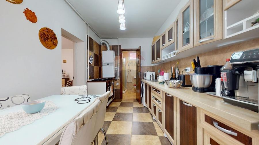 Casă individuală cu 4 camere cu Teren 1004 Mp în Hărman