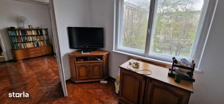 Apartament cu 2 camere nedecomandat în Blejoi