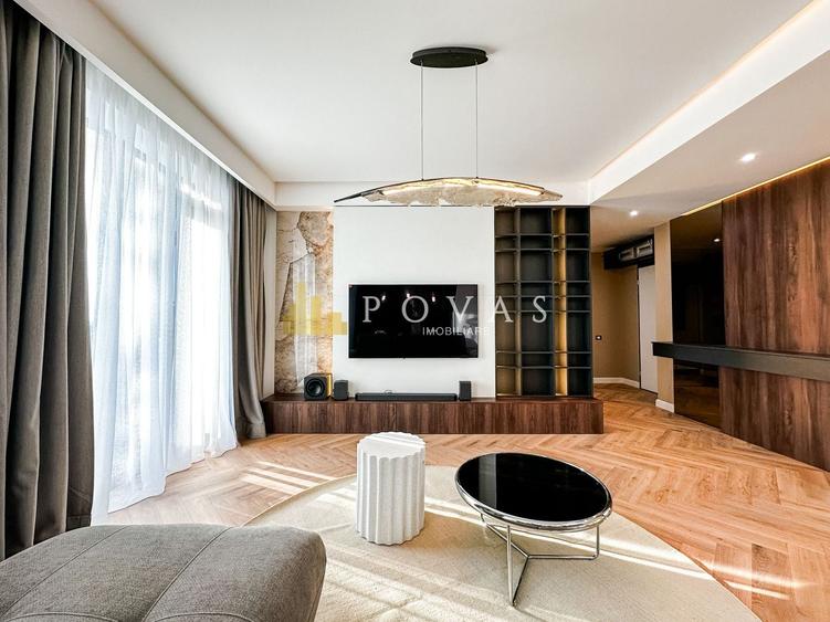 Apartament cu 4 camere semidecomandat, mobilat în Pipera