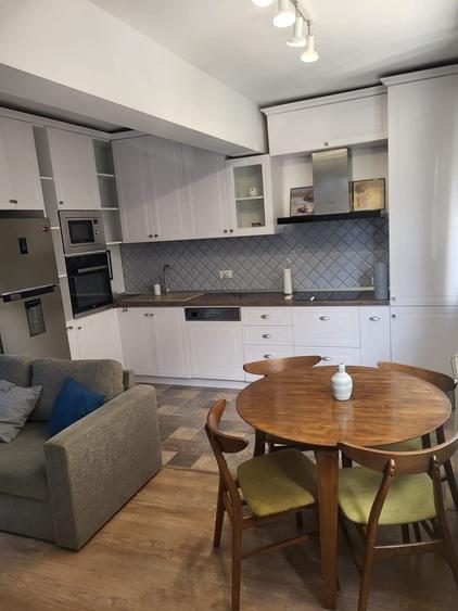 Apartament cu 2 camere circular, mobilat în Băneasa
