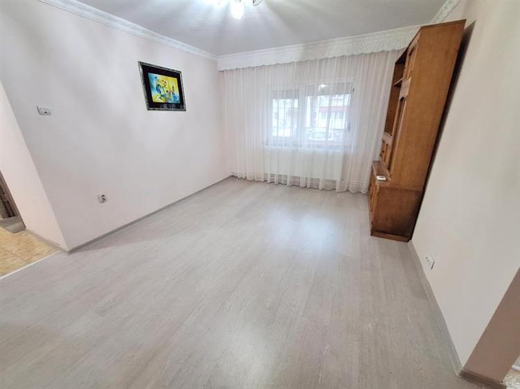 Apartament cu 2 camere semidecomandat, mobilat în Mioriței