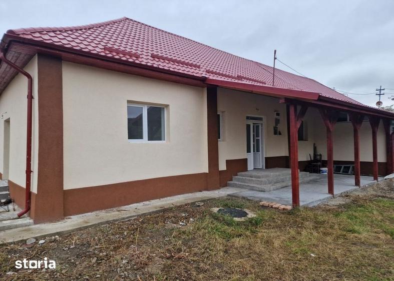Casă cu 4 camere cu Teren 1000 Mp în Căianu