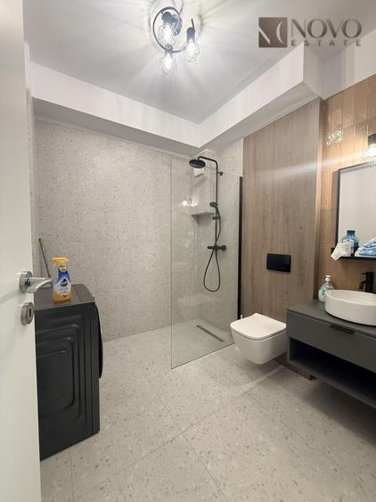 Apartament cu 2 camere decomandat, mobilat în P-ța Victoriei