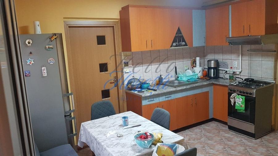 Casă individuală cu 2 camere cu Canalizare în Dâmbul Rotund