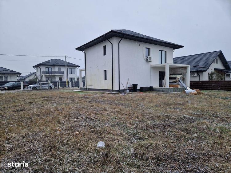 Casă cu 4 camere cu Teren 735 Mp în Miroslava