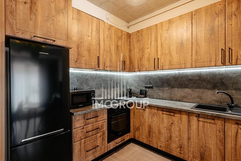 Apartament cu 2 camere semidecomandat, mobilat în Central