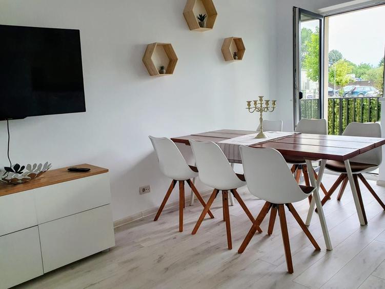 Apartament cu 3 camere decomandat în Central