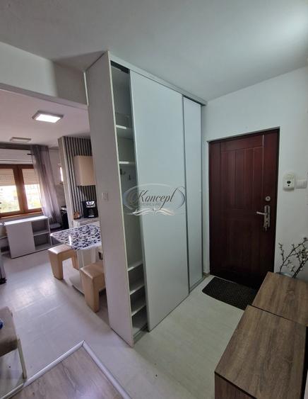 Apartament cu 3 camere decomandat, mobilat în Între Lacuri