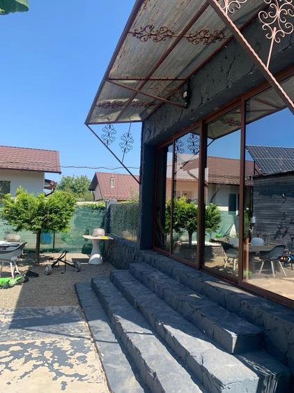 Casă cu 5 camere cu Canalizare în Puchenii Mari