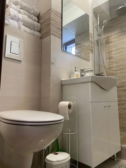 Apartament cu 3 camere decomandat, mobilat în Titulescu