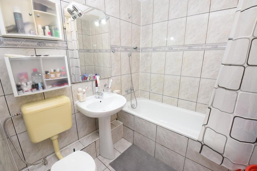 Apartament cu 3 camere semidecomandat în Nicolae Grigorescu