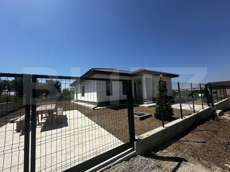 Casă individuală cu 3 camere cu Teren 400 Mp în Centura Narciselor