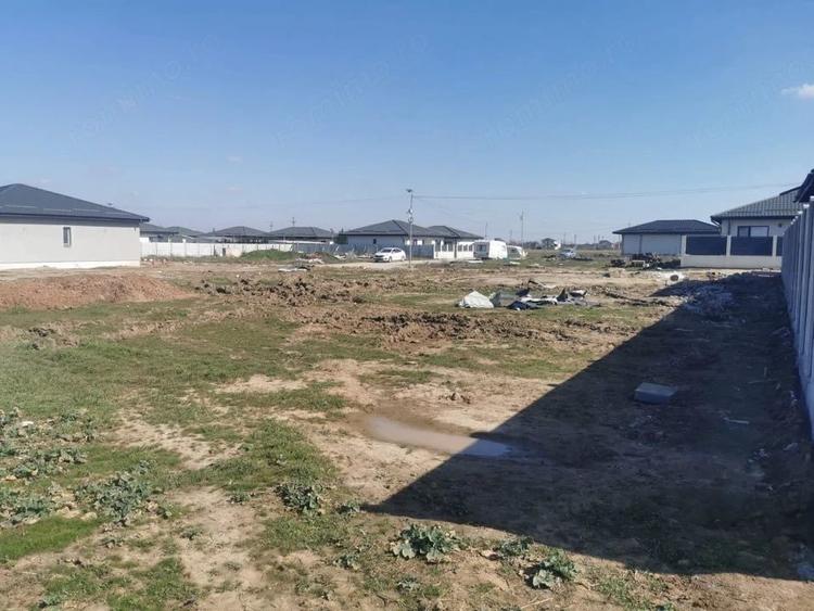 Teren de 847 mp, în Aeroport