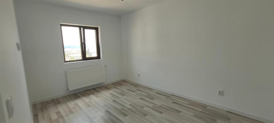 Apartament cu 2 camere semidecomandat în Cug