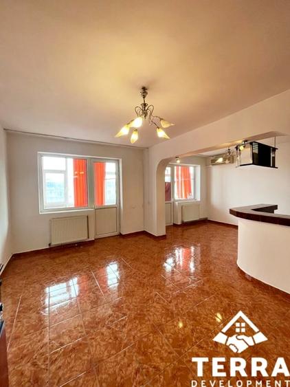 Apartament cu 4 camere, mobilat în Central