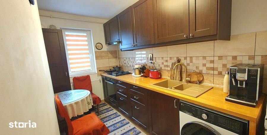 Apartament cu 2 camere decomandat în Titan