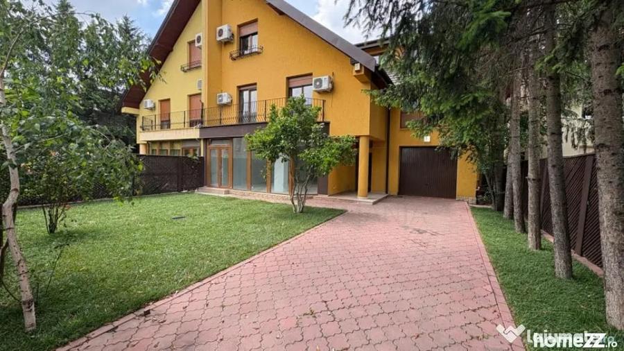 Casă cu 2 camere cu Teren 320 Mp în Est