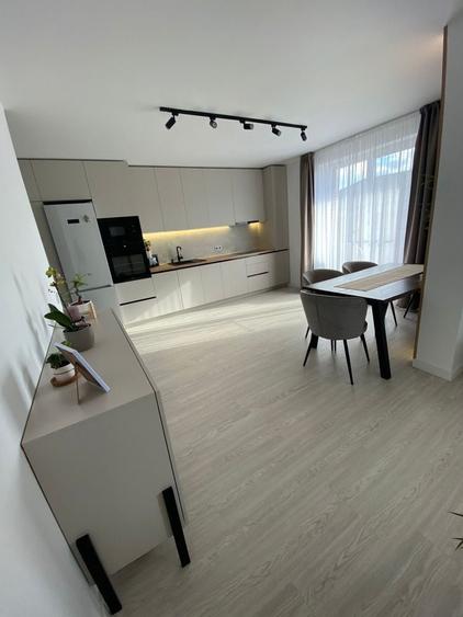 Apartament cu 3 camere nedecomandat în Chinteni