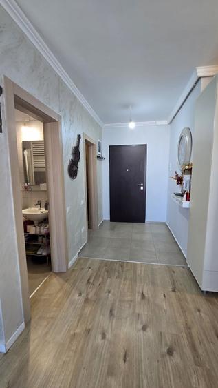 Apartament cu 3 camere decomandat, mobilat în Drumul Taberei