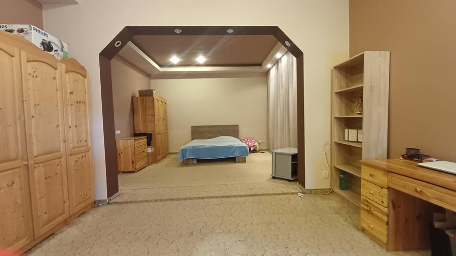 Casă individuală cu 6 camere cu Canalizare în Decebal