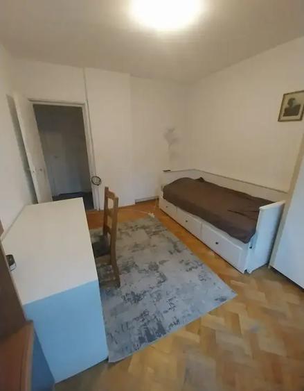 Apartament cu 4 camere decomandat, mobilat în Drumul Taberei