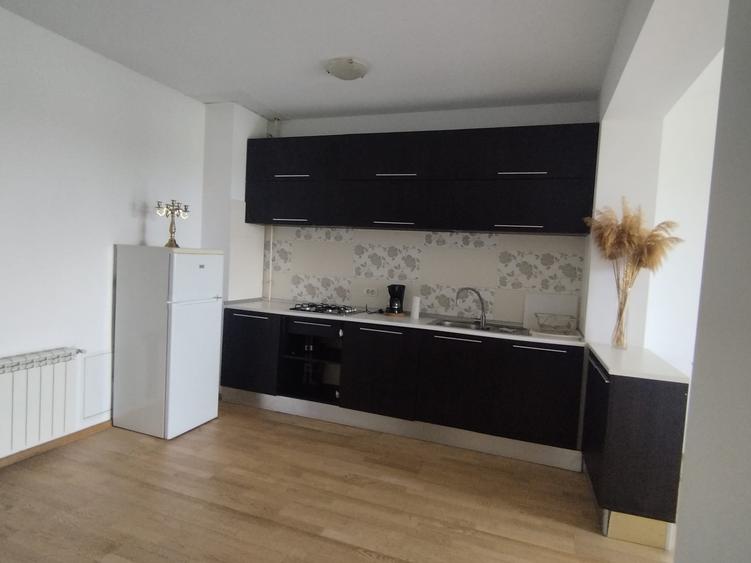 Apartament cu 2 camere semidecomandat în Băneasa