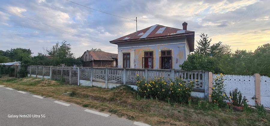 Casa de vanzare + teren. - 3