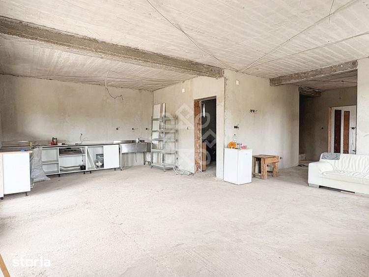 Casă cu 4 camere cu Teren 745 Mp în Central