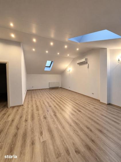 Casă cu 5 camere cu Teren 350 Mp în Central