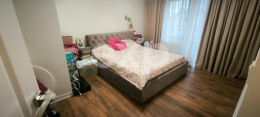 Casă individuală cu 5 camere cu Teren 1060 Mp în Exterior Vest