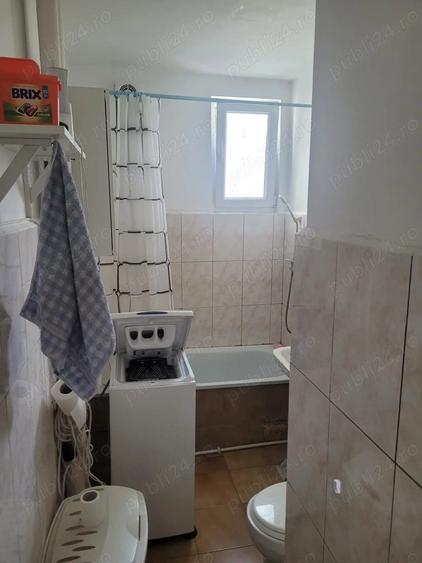 Garsonieră decomandată în Tei