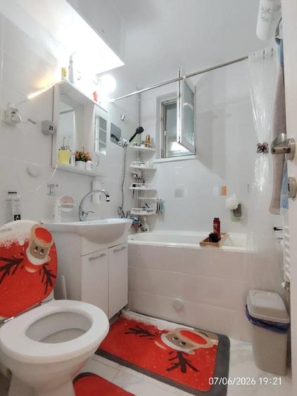 Apartament cu 2 camere semidecomandat în Central