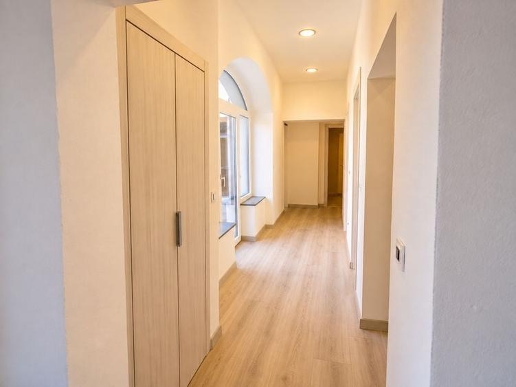 Apartament cu 3 camere decomandat în Ultracentral