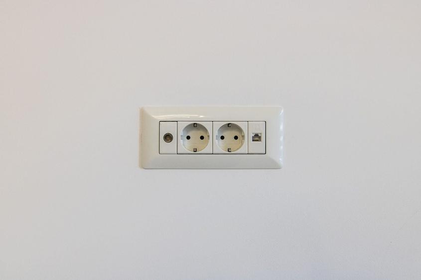 Apartament cu 3 camere semidecomandat în Drumul Taberei