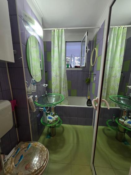 Apartament cu 2 camere semidecomandat, mobilat în Baba Novac