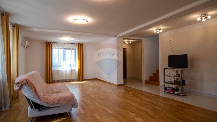 Casă individuală cu 5 camere cu Teren 675 Mp în Brănești