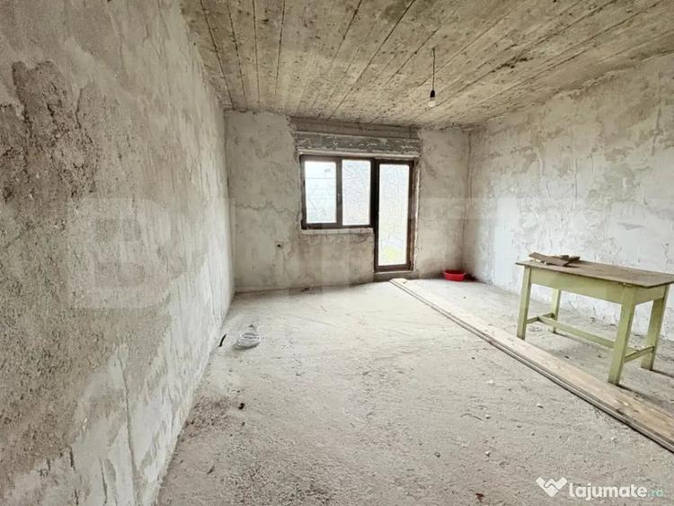 Casă cu 3 camere cu Teren 1900 Mp în Vest