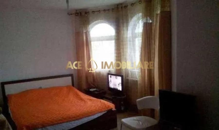 Casă cu 4 camere cu Canalizare în Popești-Leordeni