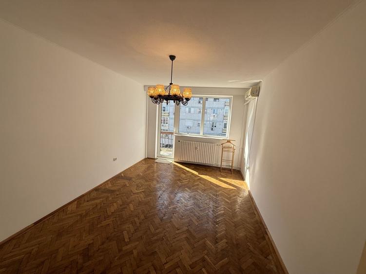 Apartament cu 4 camere decomandat în Ultracentral