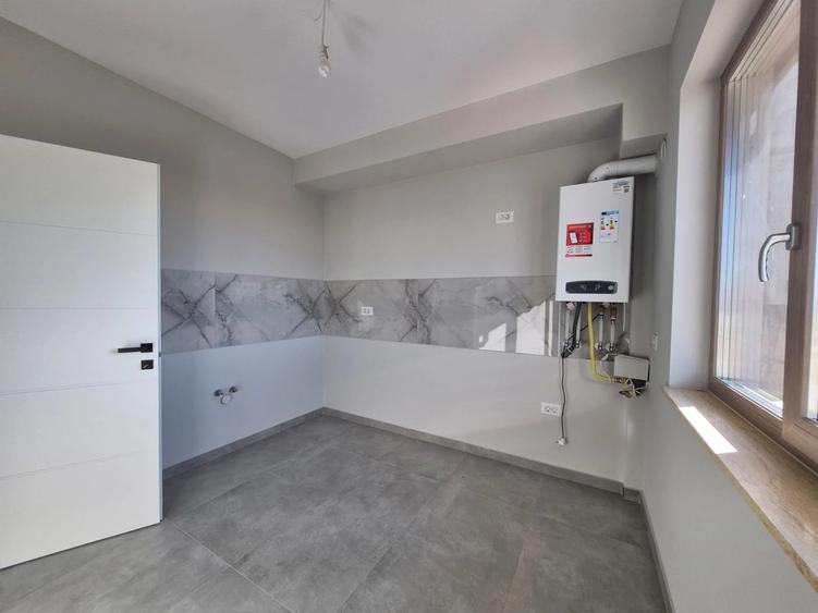 Apartament cu 3 camere semidecomandat în Valea Lupului