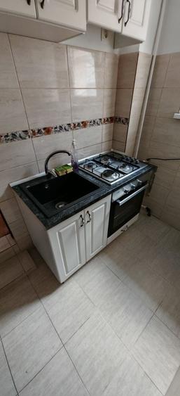 Apartament cu 3 camere semidecomandat în Central
