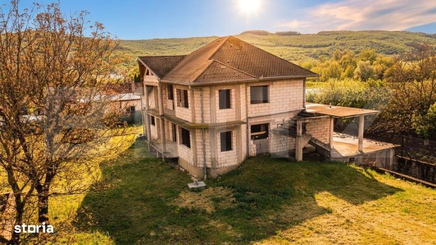 Casă cu 4 camere în Livada