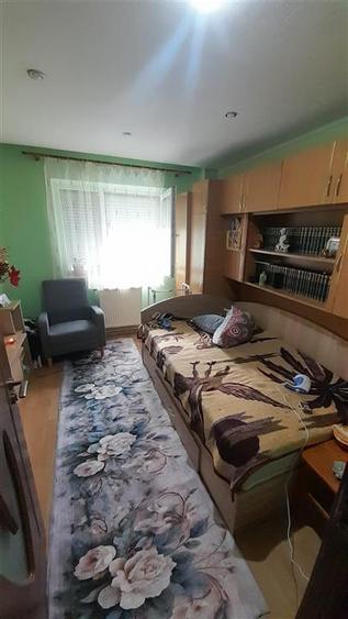 Apartament cu 4 camere decomandat, mobilat în Exterior Est