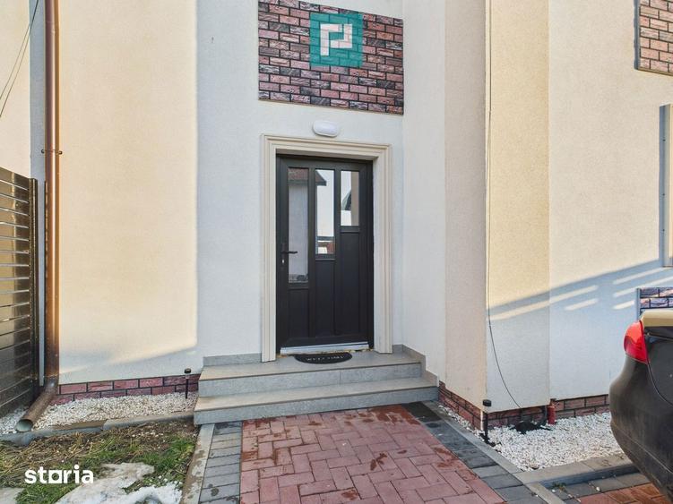 Casă cu 3 camere cu Canalizare în Giarmata